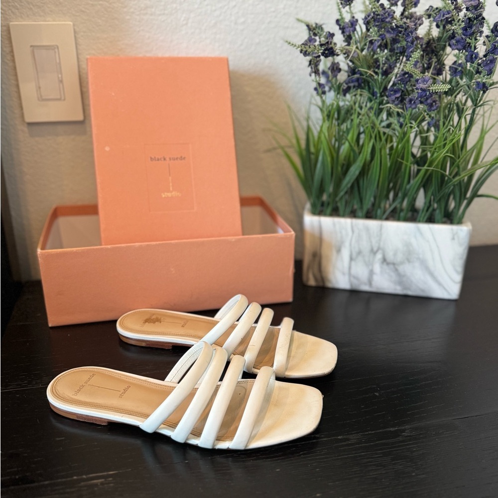 White Minimalist Slide Sandals with Flat Sole